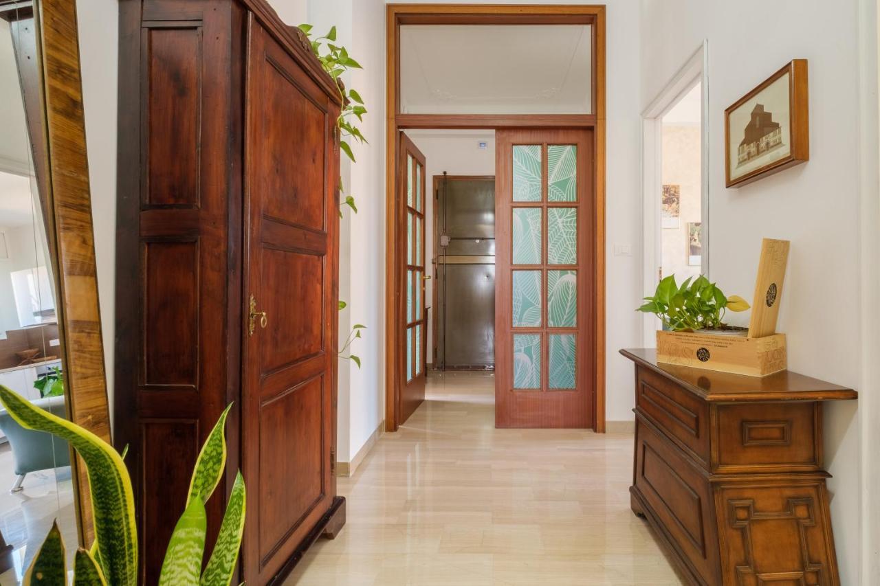 Fabula Rooms 3 Suites With Private Bathroom Болоня Екстериор снимка